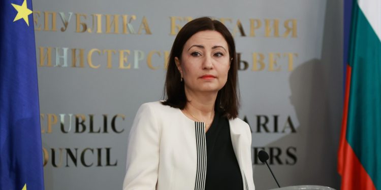 Еврокомисар Илиана Иванова пред „Аз-буки“: Искаме да привлечем нови участници в „Хоризонт Европа“