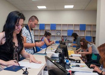 Приемат повече студенти държавна поръчка