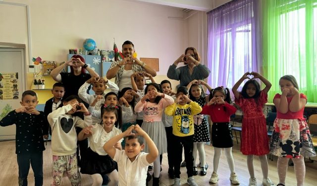 Литература в жестове