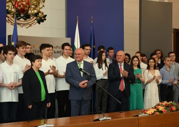 Признание за олимпийските отбори по природни науки