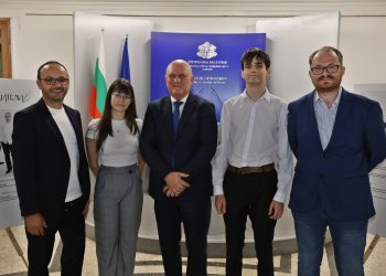 Фоторазкази за олимпийците по природни науки вдъхновяват ученици