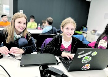 Безплатни обучения по програмиране и дигитални науки за ученици от III до XII клас