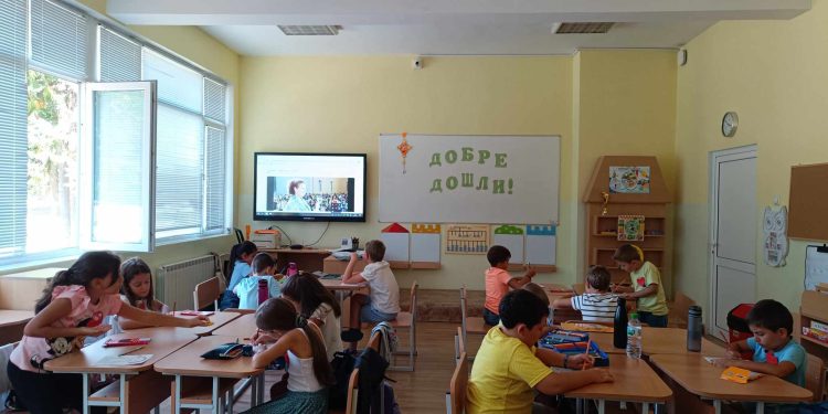 Лятно училище за първокласници в НУ „Иван Вазов“ във Враца