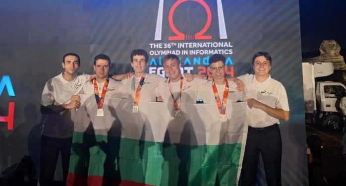 Четири сребърни медала спечелиха българските ученици от 36. международна олимпиада по информатика в Египет