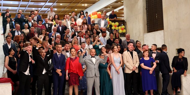 Абитуриентите отличници от инициативата „Подкрепи една мечта“ са приети в желаните специалности