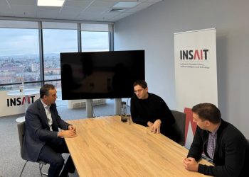 Българският изкуствен интелект BgGPT на INSAIT влиза в общините