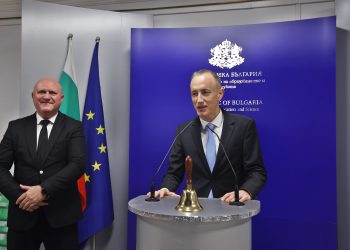 „Ще има последователност и приемственост в работата и политиките в образованието и науката.“ Това заяви министърът на образованието и науката Красимир Вълчев, след като прие поста от служебния министър проф. Галин Цоков