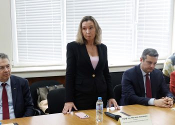 На снимката (от ляво надясно): ректорът на МГУ проф. Ивайло Копрев, ректорът на ВУТП проф. Миглена Темелкова, заместник-ректорът на ТУ във Варна доц. Христо Ненов