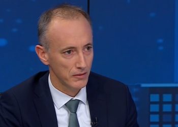 Едно от предложенията, които ще направим в Закона за предучилищното и училищното образование, е да развиваме хибридните профили.“ Това заяви министърът на образованието и науката Красимир Вълчев пред БНТ