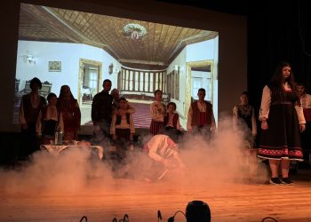 Млади театрали се събират във Велинград