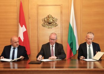 Започва „ДОМИНО 2“ за развитие на дуалното обучение