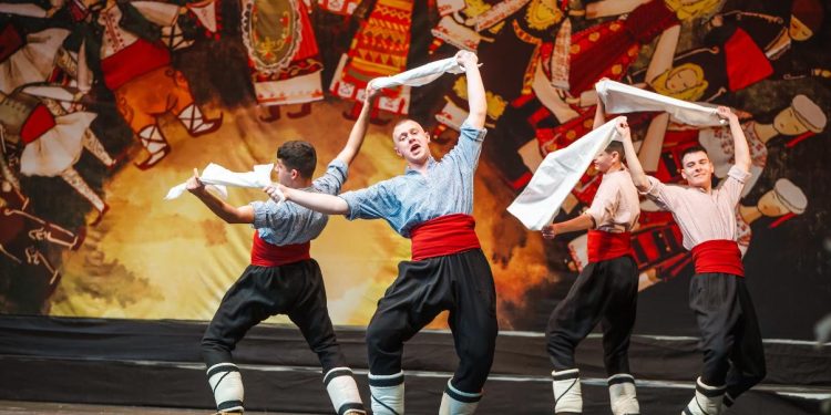 170 ученици със спектакъл за празниците на професионалното танцово изкуство