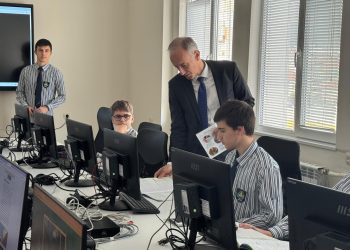 Министър Красимир Вълчев: Започнахме с 200 STEM кабинета през 2018 г., днес изграждаме над 2200 във всяко училище