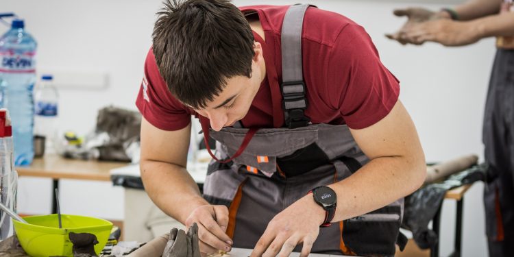 Отборът на Елин Пелин спечели „Най-добър керамик“