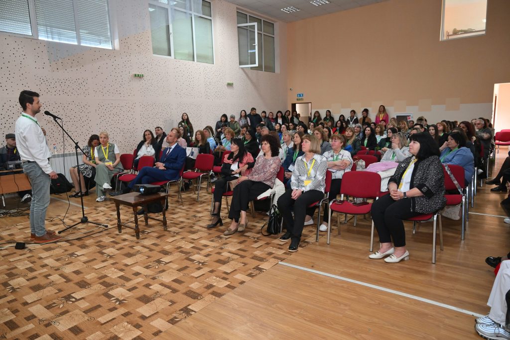 Над 200 директори, заместник-директори, учители и експерти в областта на образованието обменяха във Вършец иновативни практики и идеи за подобряване качеството на учебния процес