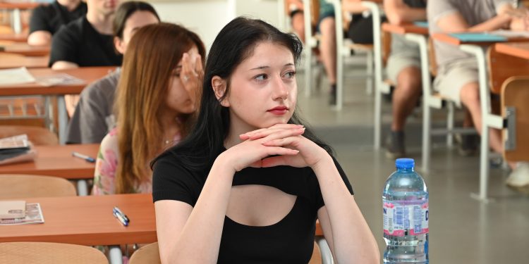 Висши училища с единен изпит по математика