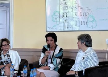 Външните инспектори към Националния инспекторат по образованието са мотиватори и полезен коректив за развитието на детски градини и училища, каза заместник-министърът на образованието и науката д-р Емилия Лазарова по време на Третата национална среща на външните инспектори към Националния инспекторат по образованието