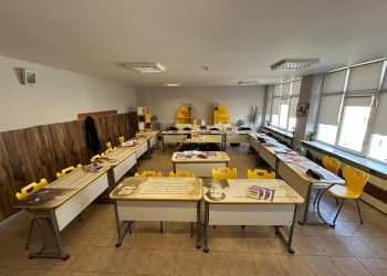 496 кабинета са обновени по национална програма на МОН