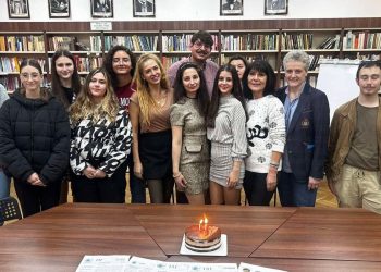 Училищният психолог подкрепя всички ученици