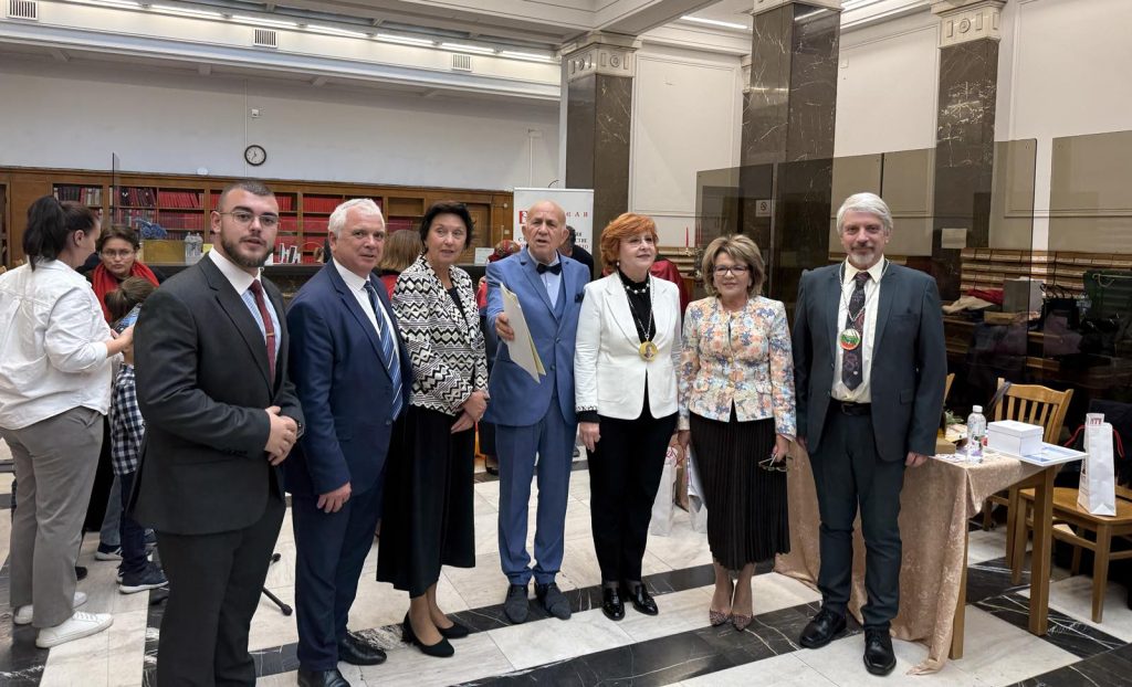 В навечерието на Деня на народните будители Университетът по библиотекознание и информационни технологии (УниБИТ) събра учени, студенти и приятели на 23-тата научна конференцията „Обществото на знанието и хуманизмът на XXI век“