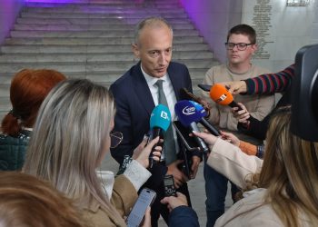 МОН инициира дебат за забрана на социалните мрежи за деца