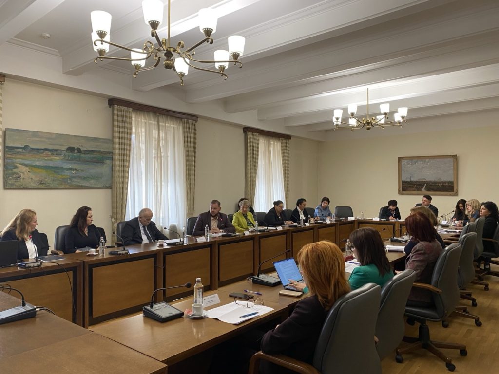 Увеличаване броя на осъществените програми и кампании за превенция за противодействие на детското асоциално поведение отчитат от Централната комисия за борба с противообществените прояви на малолетни и непълнолетни