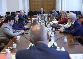 Увеличение на броя на новоприетите студенти в инженерните технически професионални направления, в професионално направление „Физически науки“, в специалности „Медицинска сестра“ отчете министърът на образованието и науката Красимир Вълчев по време на изслушване в ресорната парламентарна комисия