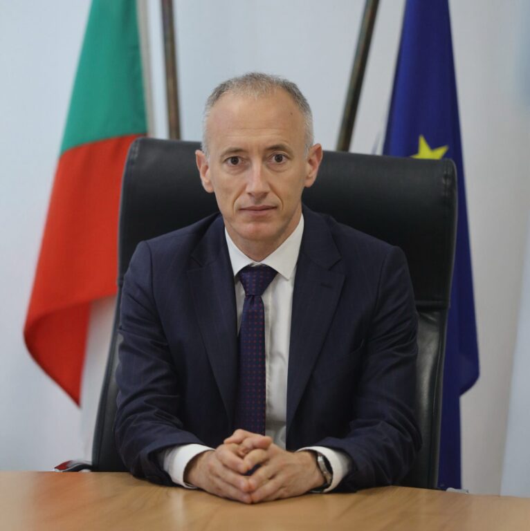 Приветствие на министър Красимир Вълчев по случай Деня на народните будители