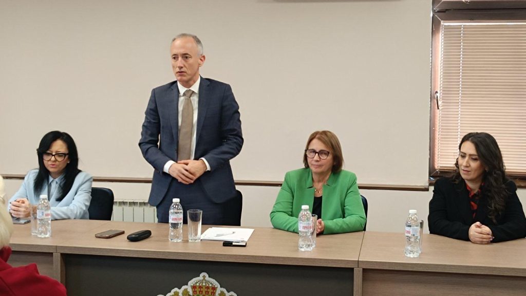 Министър Красимир Вълчев: Работата на медиаторите е изключително ценна за образованието и реализацията на децата