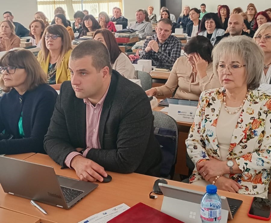 Повече от 9000 ученици със специални образователни потребности, в риск, с хронични заболявания и с изявени дарби са получили допълнителна подкрепа от учители и специалисти в групи, финансирани по проект „Успех за теб“