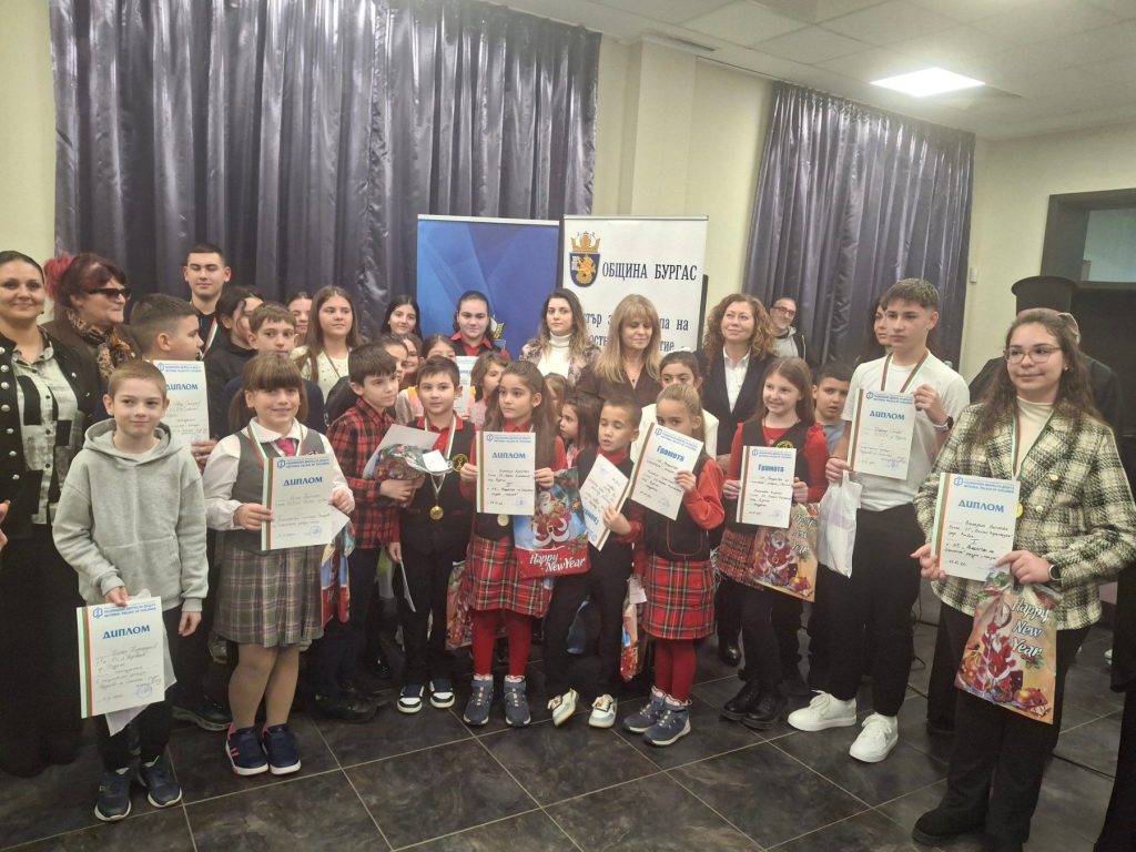 В навечерието на коледните и новогодишните празници обявиха и наградиха призьорите в поредното издание на Националния конкурс за православна поезия и проза и видеоизпълнение на стих „Рождество на Спасителя“