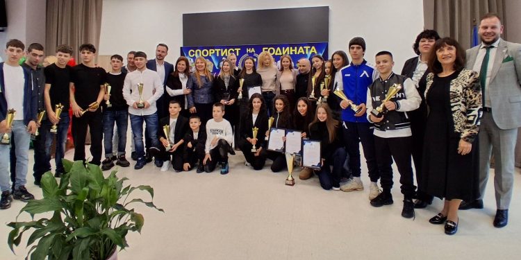 Ученици от 166. спортно училище „Васил Левски“ с 64 медала от световни, европейски и балкански първенства