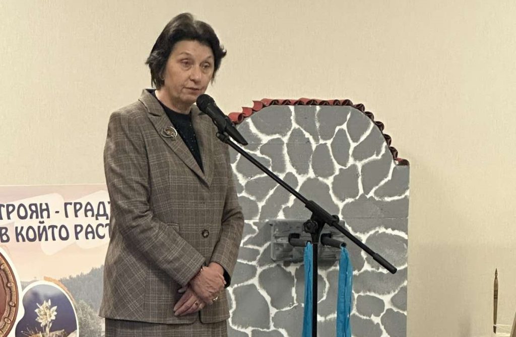 Заместник-министърът на образованието и науката д-р Емилия Лазарова участва в Ловеч работна среща на тема „Регионални политики за повишаване на образователните резултати на учениците и проследяване на индивидуалния им напредък“