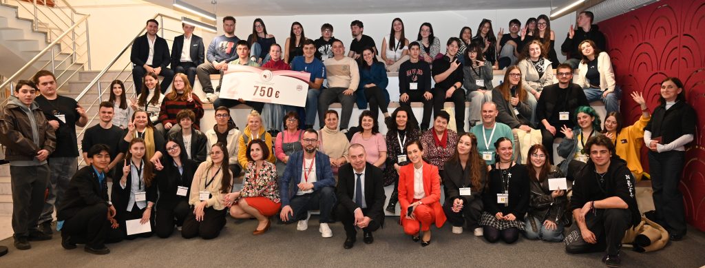 Ученици от X, XI и XII клас от 11 езикови гимназии в страната се включват във второто издание на Интердисциплинарното състезание за възпитаници на училищата членове на Асоциацията на езиковите училища в България