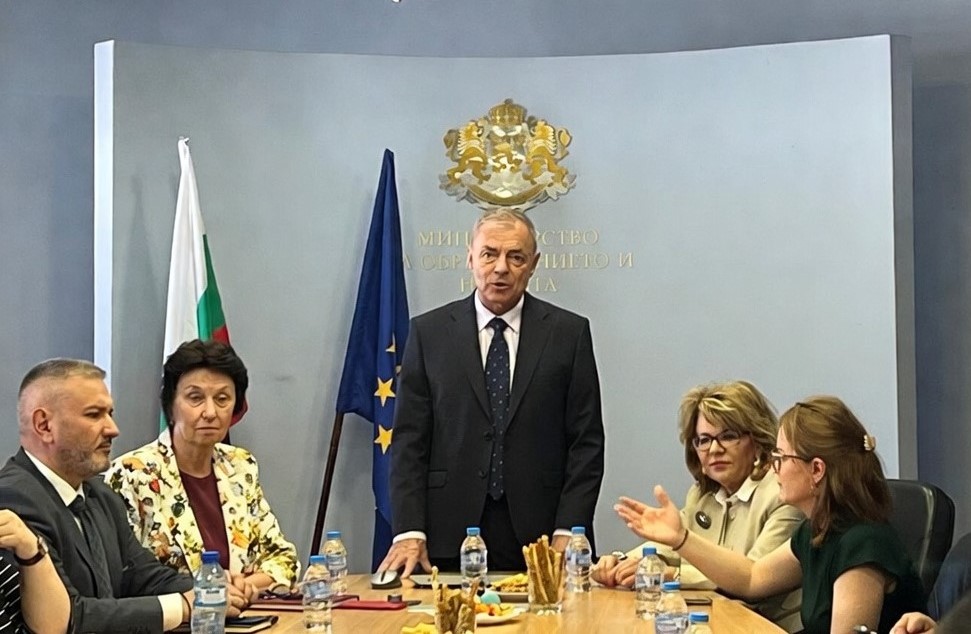 Образованието и общите усилия размиват всички различия между етносите. Образованието е и ключов фактор за модернизацията, заяви министърът на образованието и науката проф. Сергей Игнатов