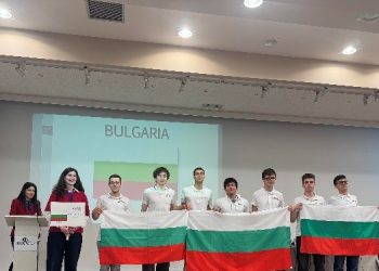 Наши математици с два златни и четири бронзови медала от Балканската олимпиада в Солун