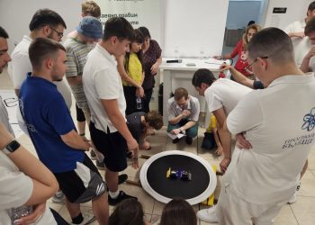 Бъдещи инженери и програмисти мерят сили в Robo Challenge Burgas