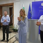 Ученици от Професионалната гимназия по каменообработване в с. Кунино представиха свои скулптурни творби в Министерството на образованието и науката по повод 105-годишнината на училището