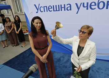 Зам.-министър Сеня Терзиева откри новата учебна година в 9. френска гимназия и в ПГ по екология и биотехнологии „Проф. д-р Асен Златаров“