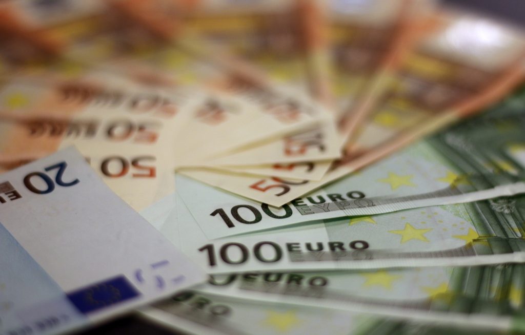Министерският съвет отпусна 43 182 088 евро допълнително на държавни институции в системата на предучилищното и училищното образование с делегиран бюджет – със средствата се възстановяват преходните им остатъци от 2025 г.